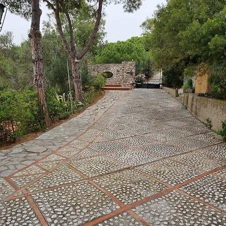 Bouganville Apartment, Capoliveri, Elba Island Apartment